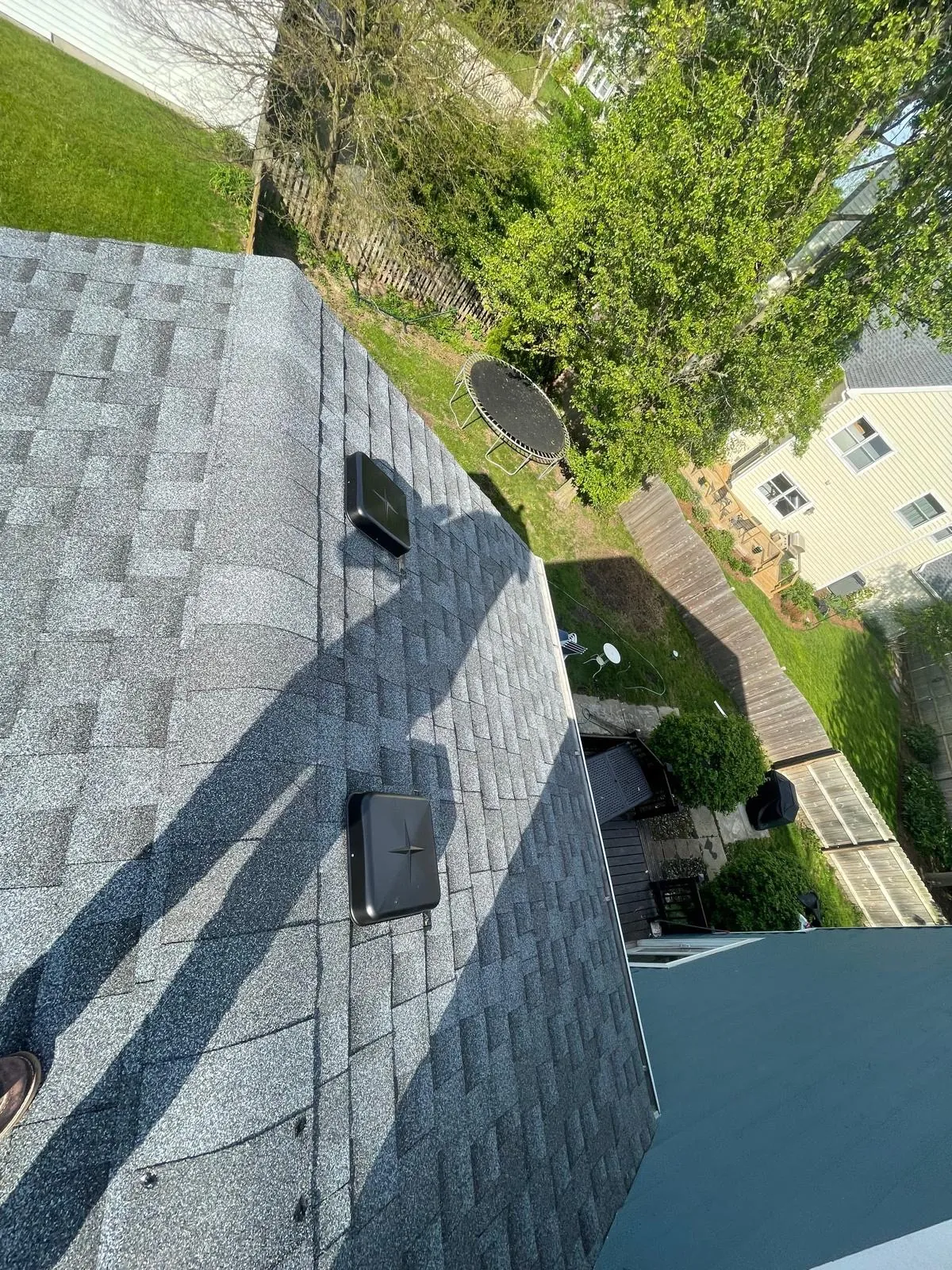 New gray architectural shingle roof installation in Gurnee, IL